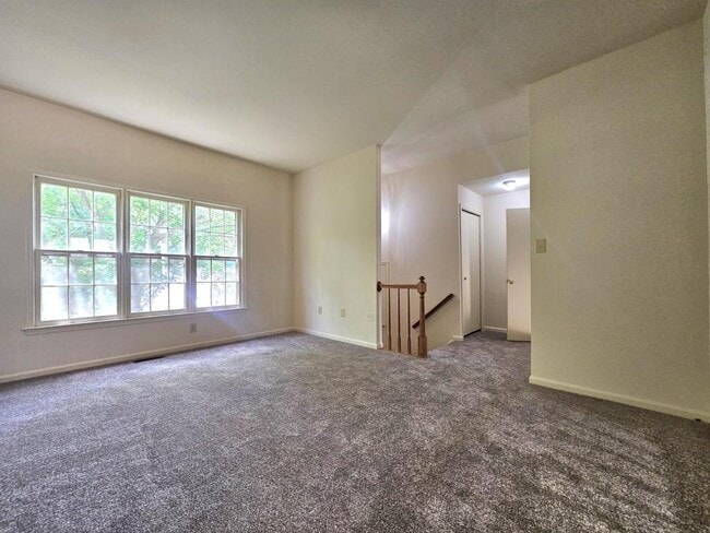 Building Photo - 4719 Gainsborough Dr