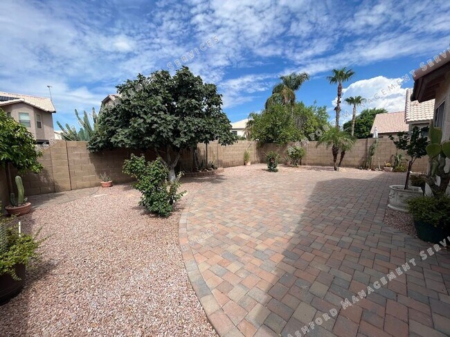 Building Photo - ***MOVE IN SPECIAL!*** BEAUTIFUL 3 BEDROOM...