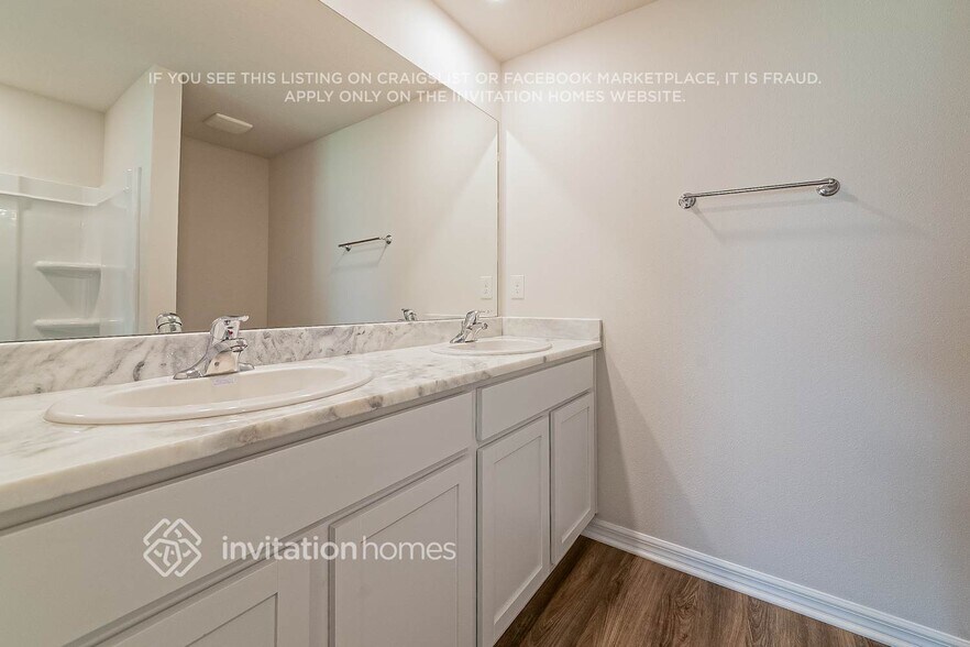 Building Photo - 5917 Silver Moonlight Dr
