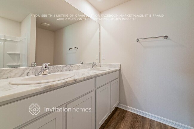 Building Photo - 5917 Silver Moonlight Dr