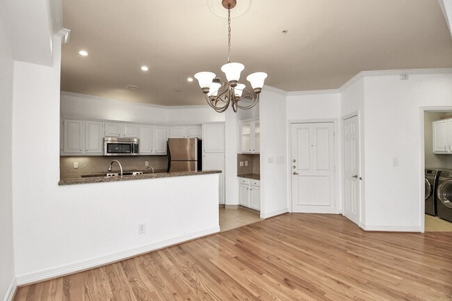 Building Photo - 2111 Welch St