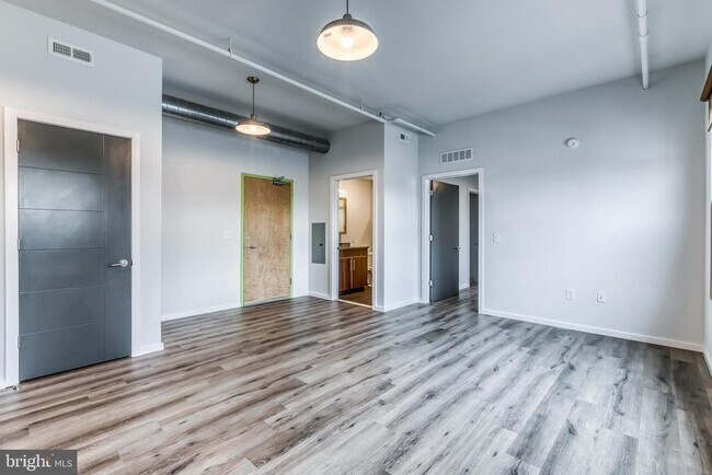 Building Photo - 4800 Brown St
