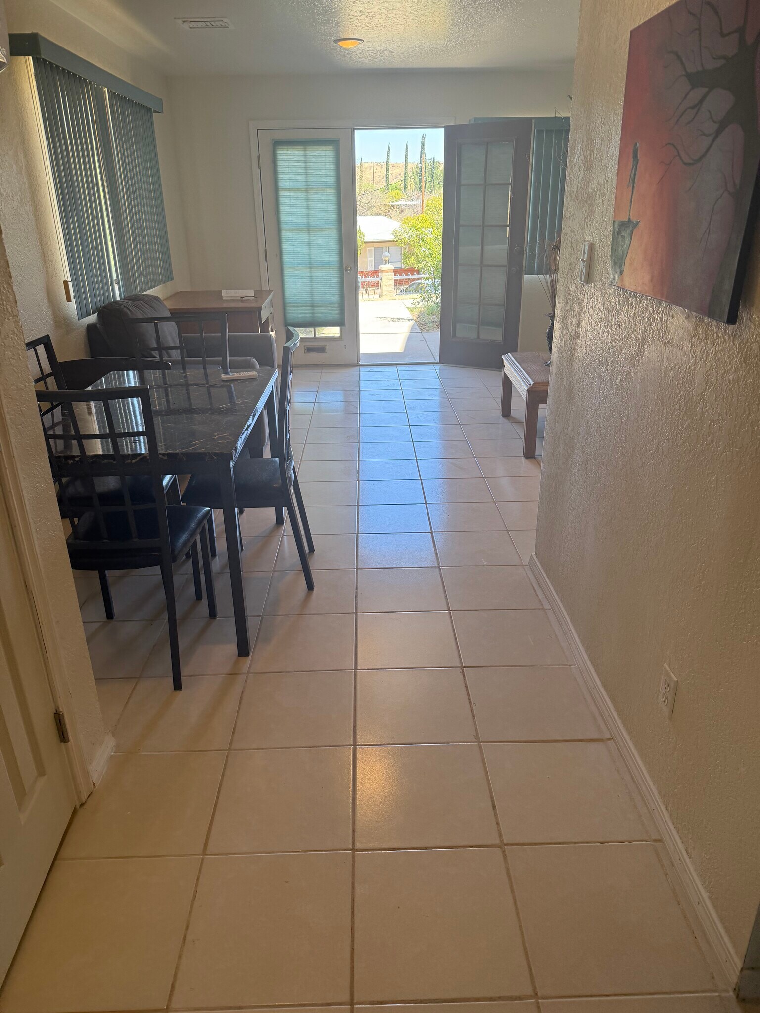 Building Photo - 797 W Mesa Verde Dr