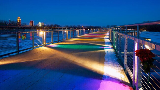 Building Photo - 400 Walnut St