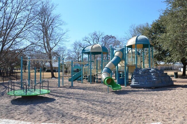 Building Photo - 16304 Kicking Bird Dr