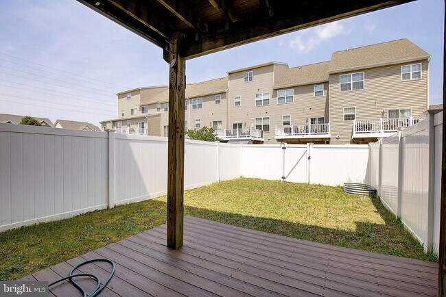 Building Photo - 105 Polo Way