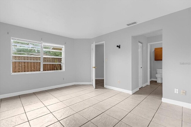 Building Photo - 10001 Bynum Ct