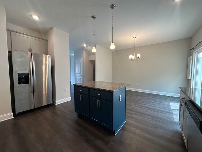 Building Photo - 1200 Bluemoon Dr