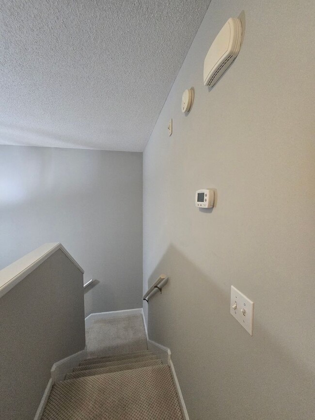 Building Photo - Woodland Park