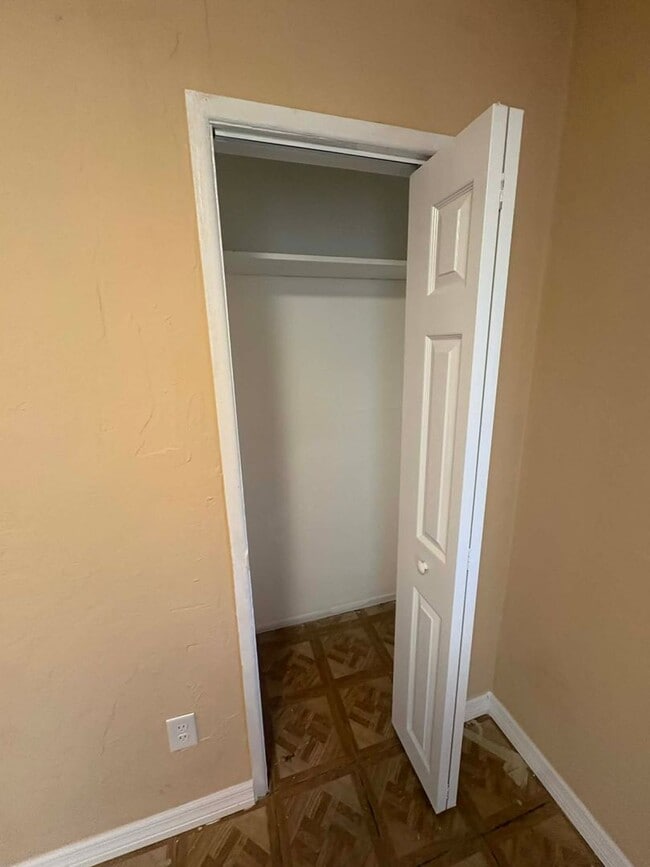 Building Photo - 221/223/225/227 Maria Street