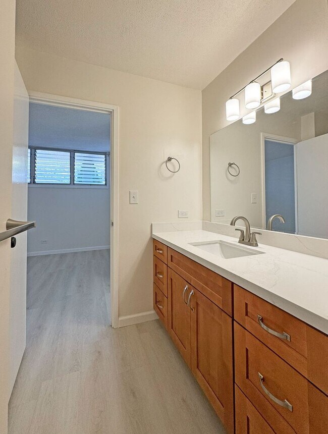 Building Photo - 927 Prospect St