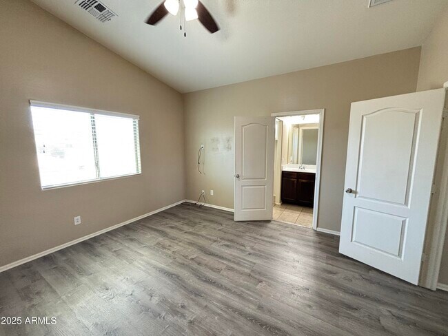 Building Photo - 7265 W Glenn Dr