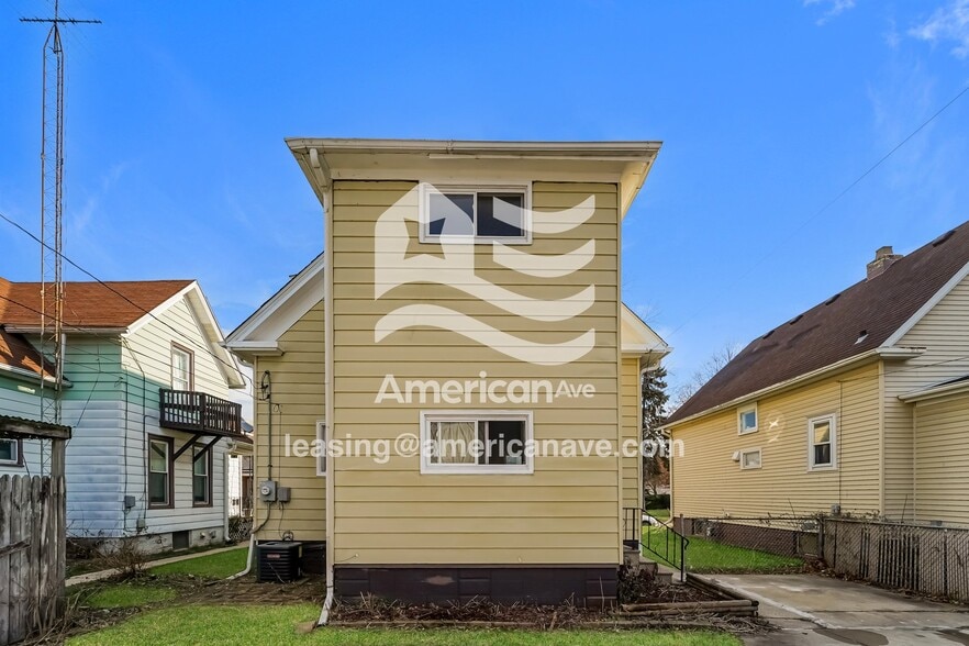 Building Photo - 1020 Grove Ave