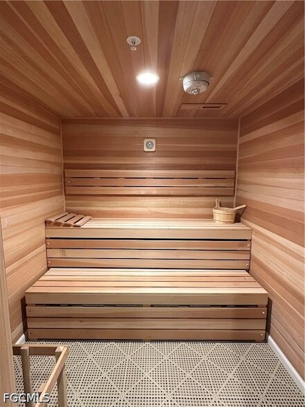 Building Photo - 14081 Pine Lodge Ln