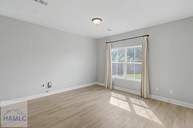 Building Photo - 547 Fairview Cir
