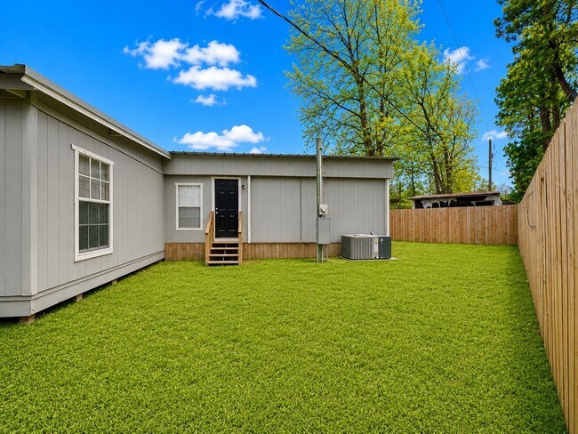 Building Photo - 1508 Darden Dr