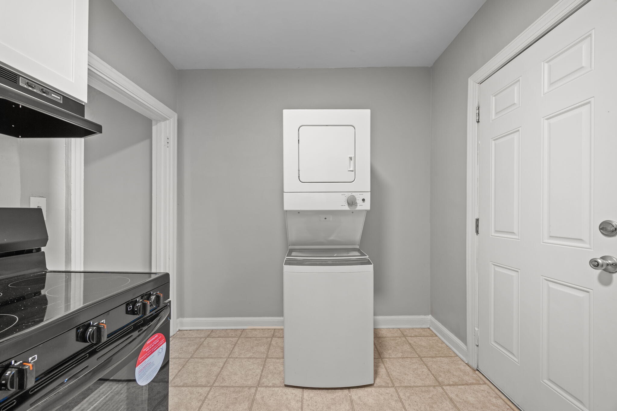 Building Photo - 300 Chamberlain St