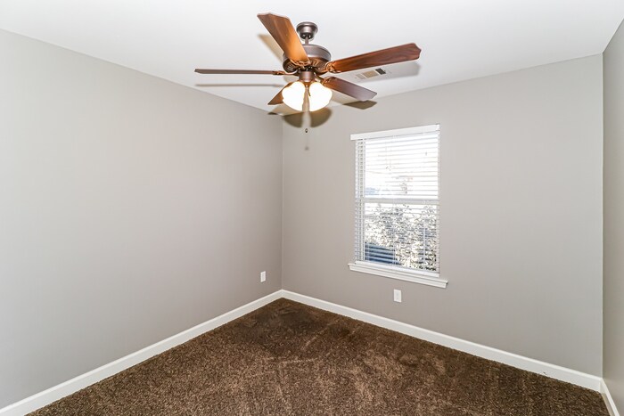 Building Photo - 303 Stone Creek Drive