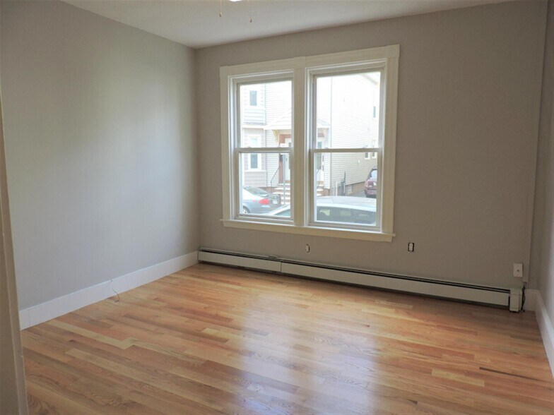 Building Photo - 27 Portsmouth St