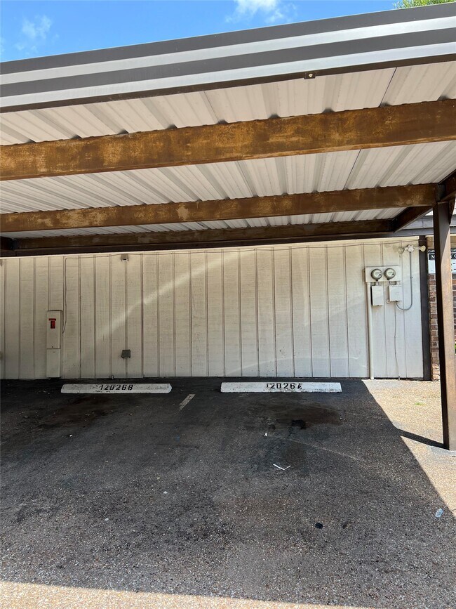 Building Photo - 12026 Mighty Oak Dr