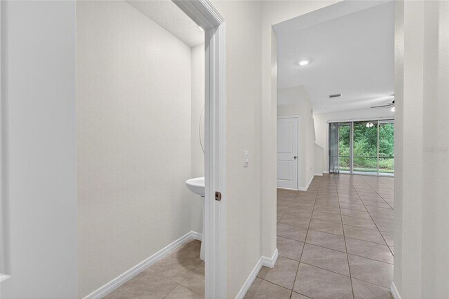 Building Photo - 5068 Captain Davis Dr