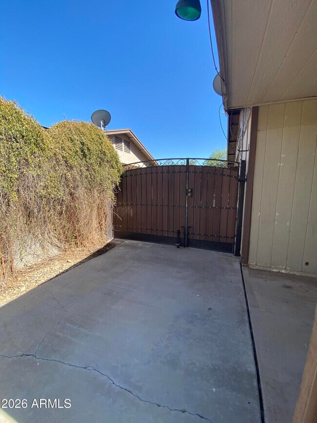 Building Photo - 6728 W Vogel Ave
