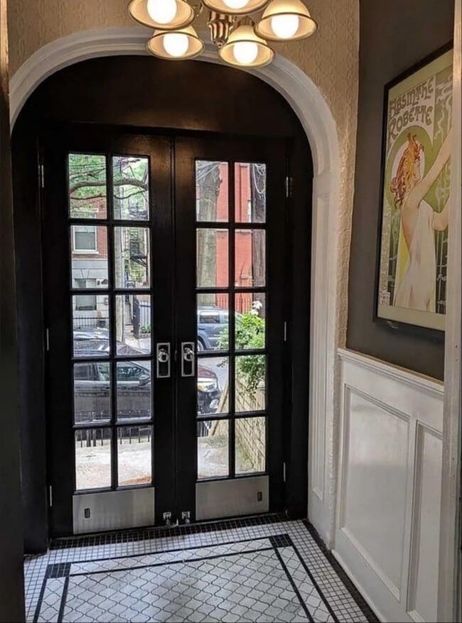 Building Photo - 134 Garden St