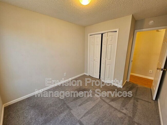 Building Photo - 3275 Oakley Pl