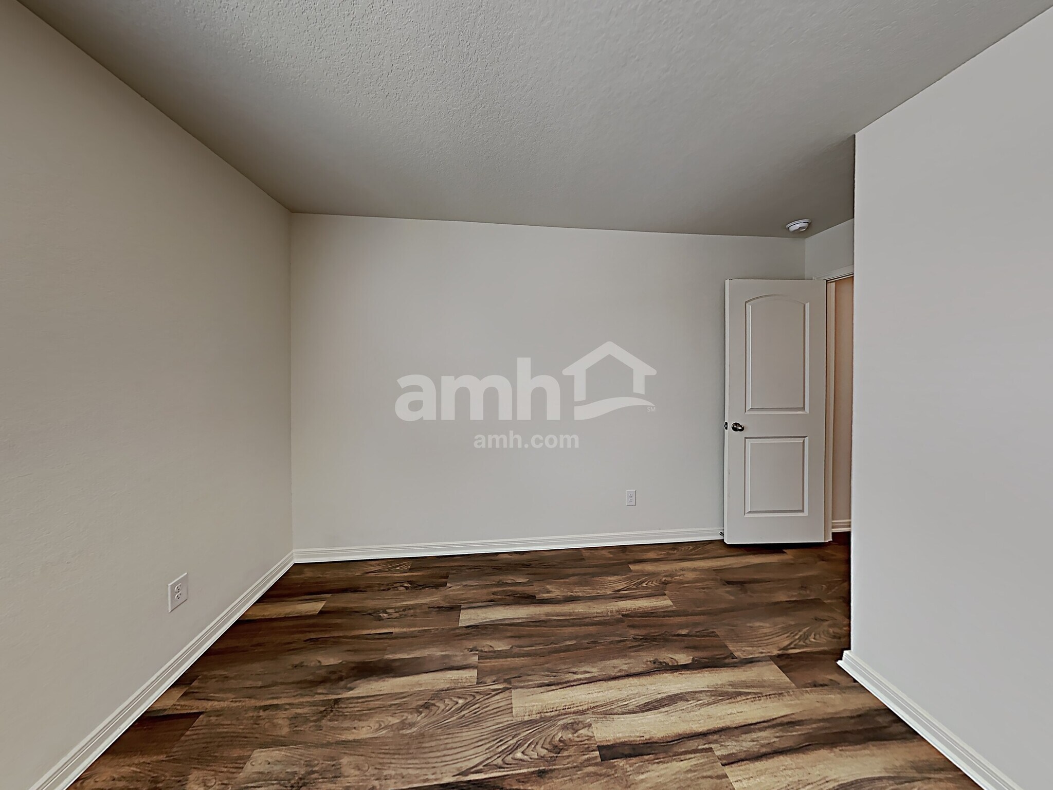 Building Photo - 12250 Commander Dr