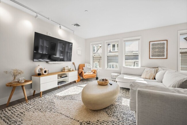 Building Photo - 14-16 Haynes St