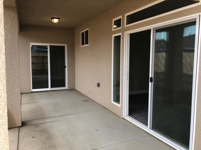 Building Photo - 483 Glendon Pl