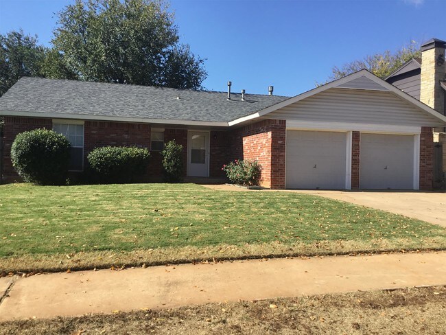 Primary Photo - 513 S Silver Leaf Dr