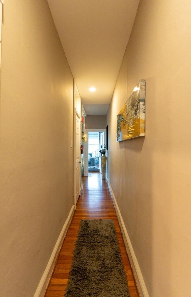 Building Photo - Melrose section 1 bed  very spacious