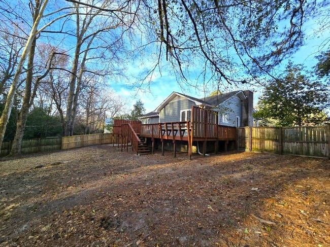 Building Photo - 740 Marigold St