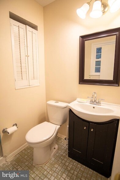 Building Photo - 10038 Chatelaine Cir