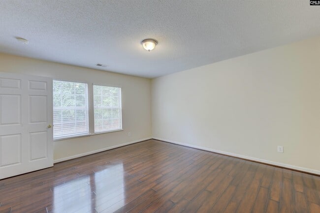 Building Photo - 1908 Lake Carolina Dr
