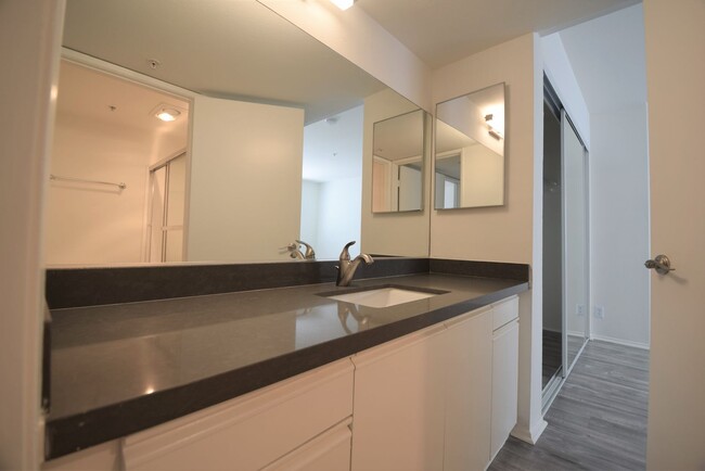 Building Photo - 5002 Tujunga Ave