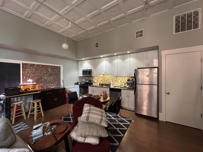 Building Photo - 28 Adams St