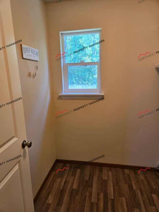 Building Photo - STATUS-AVAILABLE- |R16| $2450