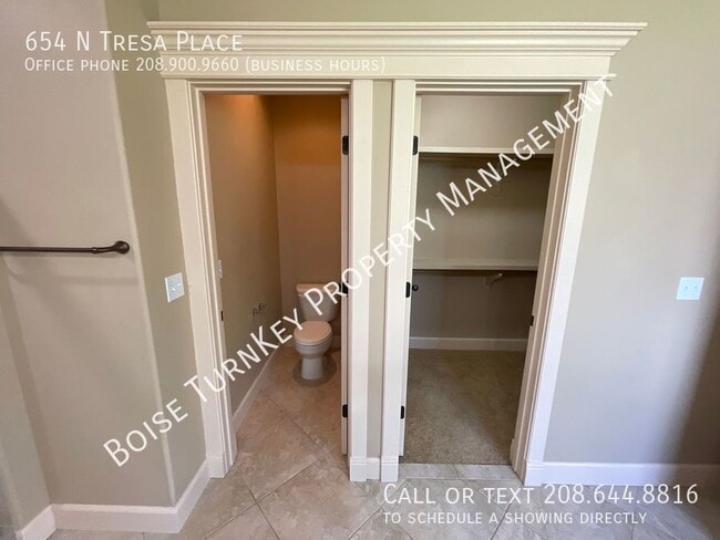 Building Photo - 654 N Tresa Pl