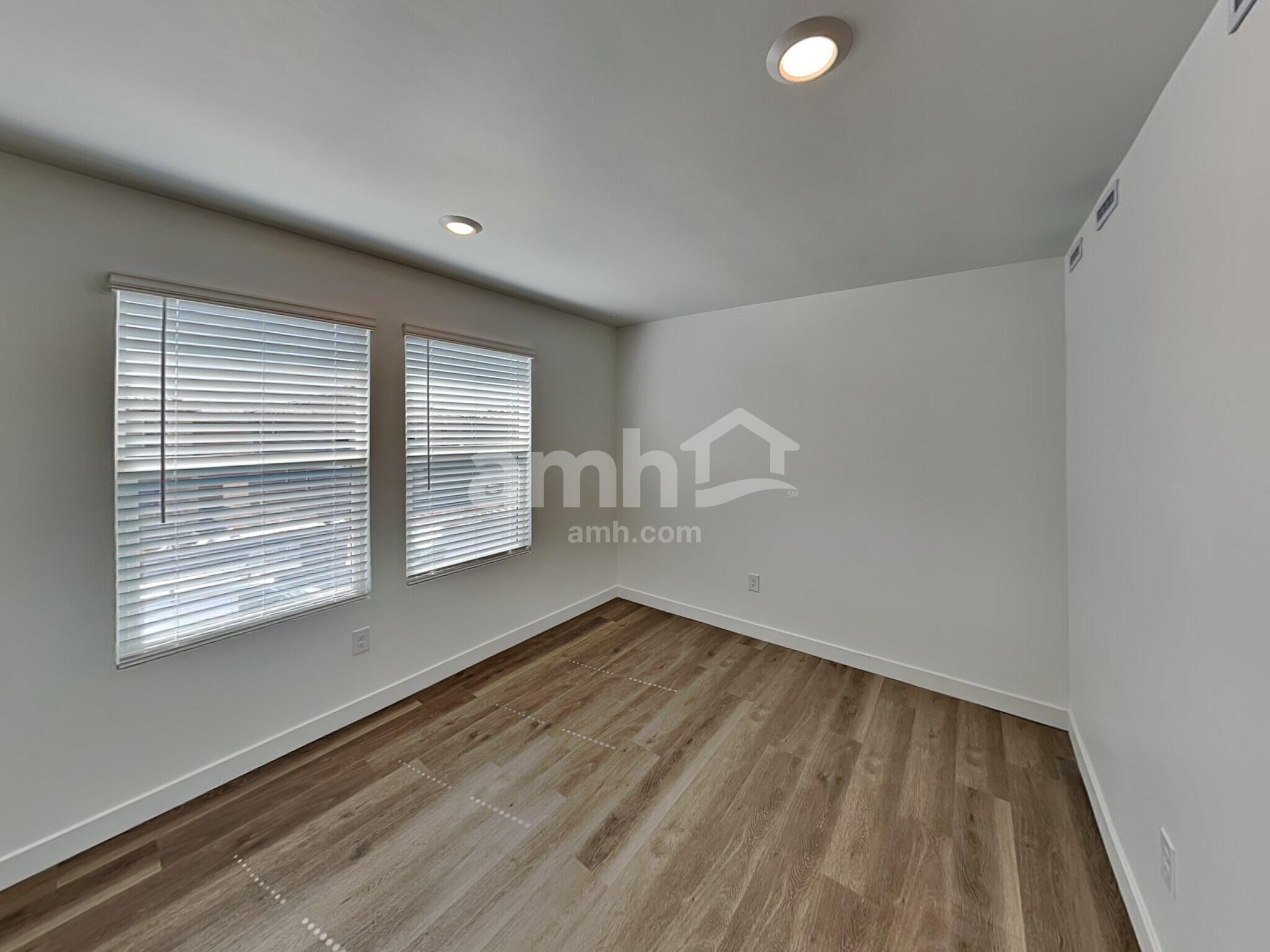 Building Photo - 6533 E Paseo Alga