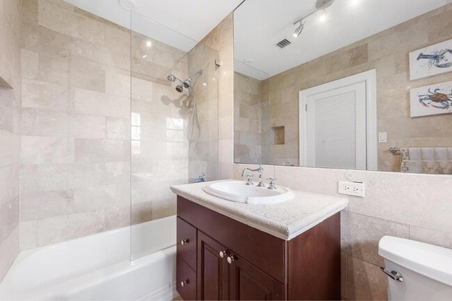 Building Photo - 331 Lido Dr