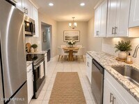 Building Photo - 35 Amberly Dr