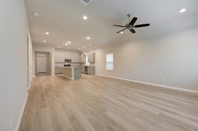 Building Photo - 3939 Sugardale St