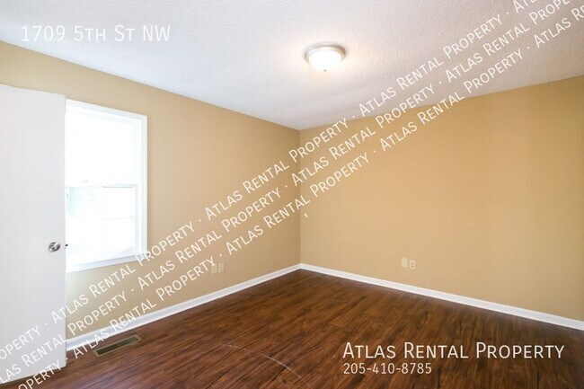 Building Photo - 1709 5th St NW