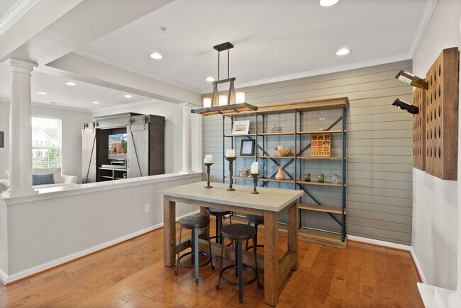 Building Photo - 9502 Lee Ct