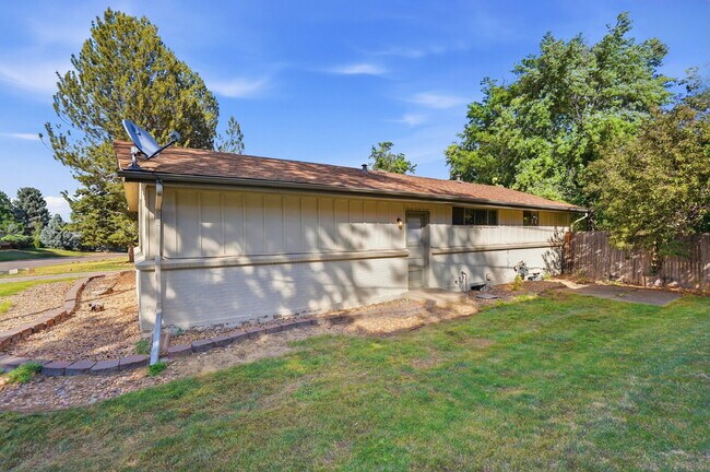Building Photo - $2,695.95, 3-Bed, 2-Bath, Ranch House in Littleton with Great Fenced in Yard!