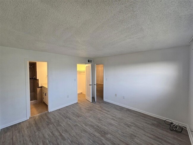 Building Photo - 8225 Sunrise Lakes Blvd