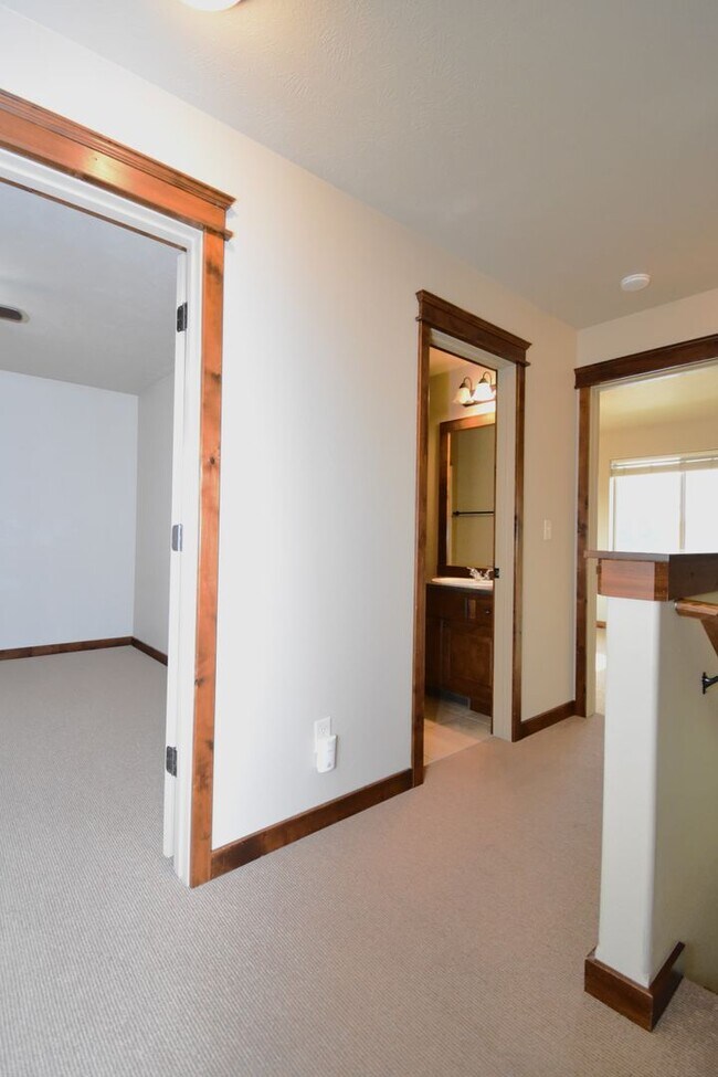 Building Photo - 103 Covey Ct