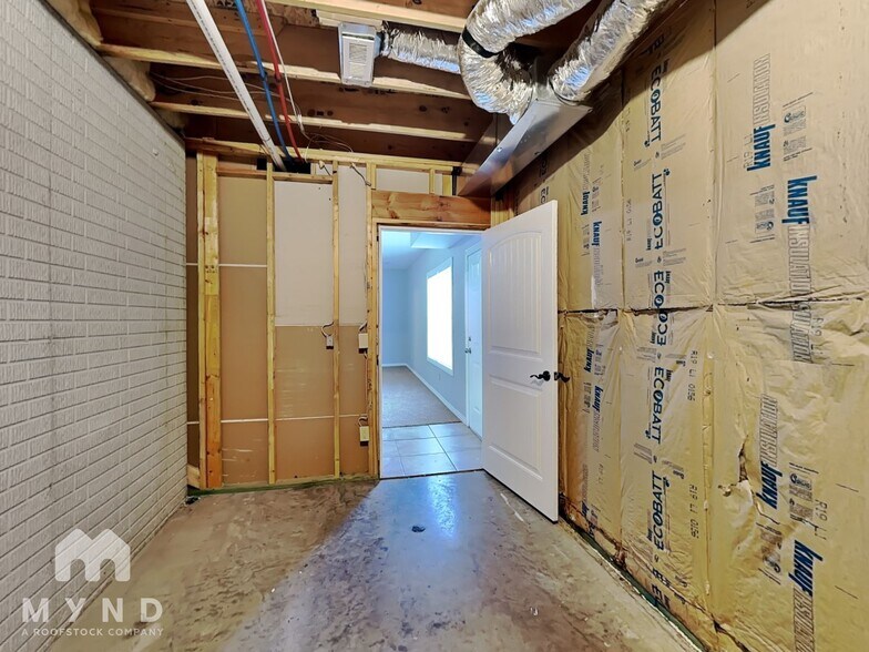 Building Photo - 5673 S Lexington Ave